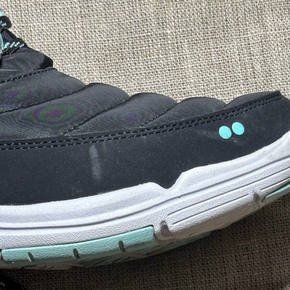 Ryka Black Winter Boots with Teal Highlights - Picture 11 of 11